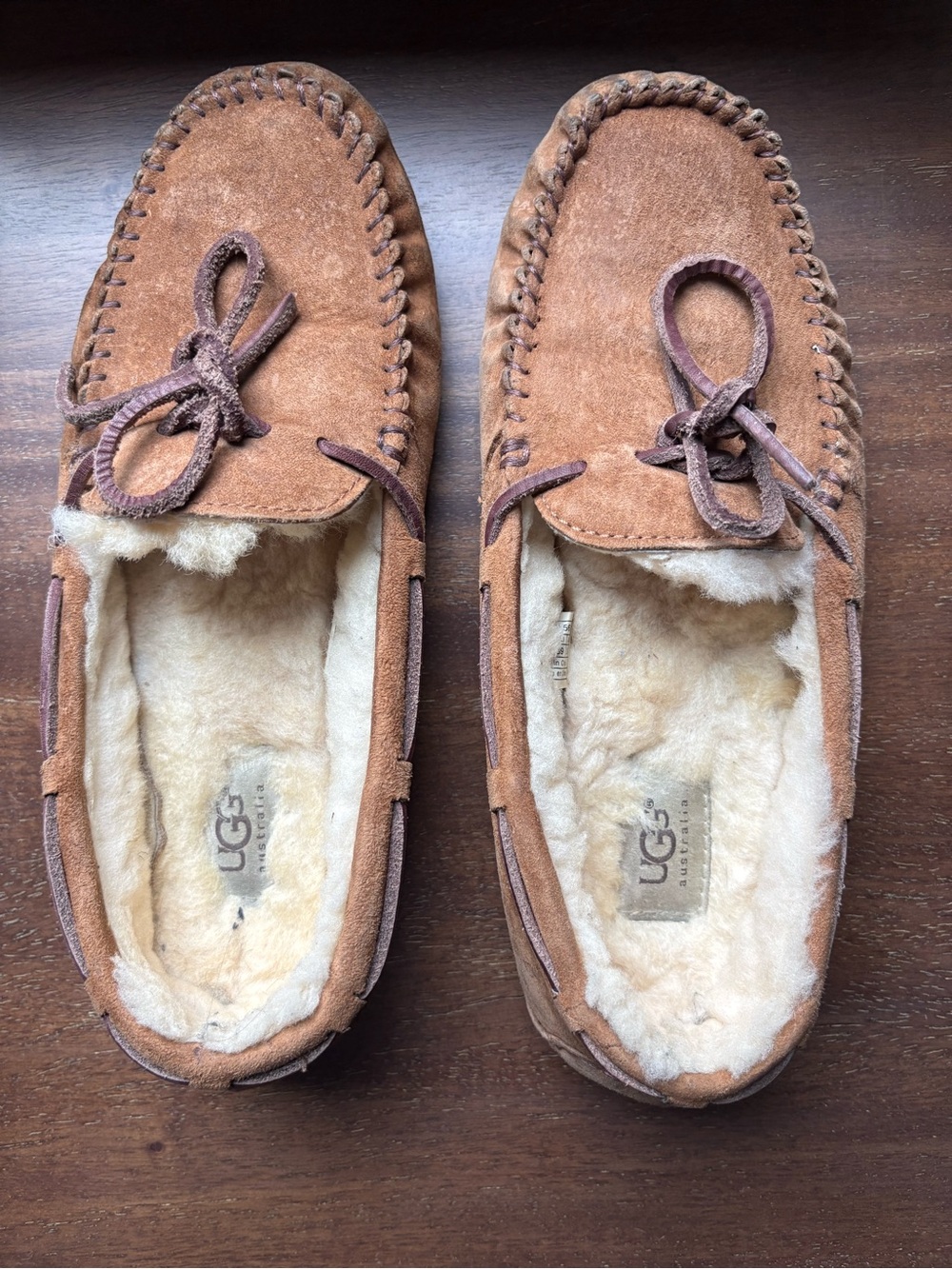 UGG Women’s Dakota Moccasin Slipper - Chestnut Suede